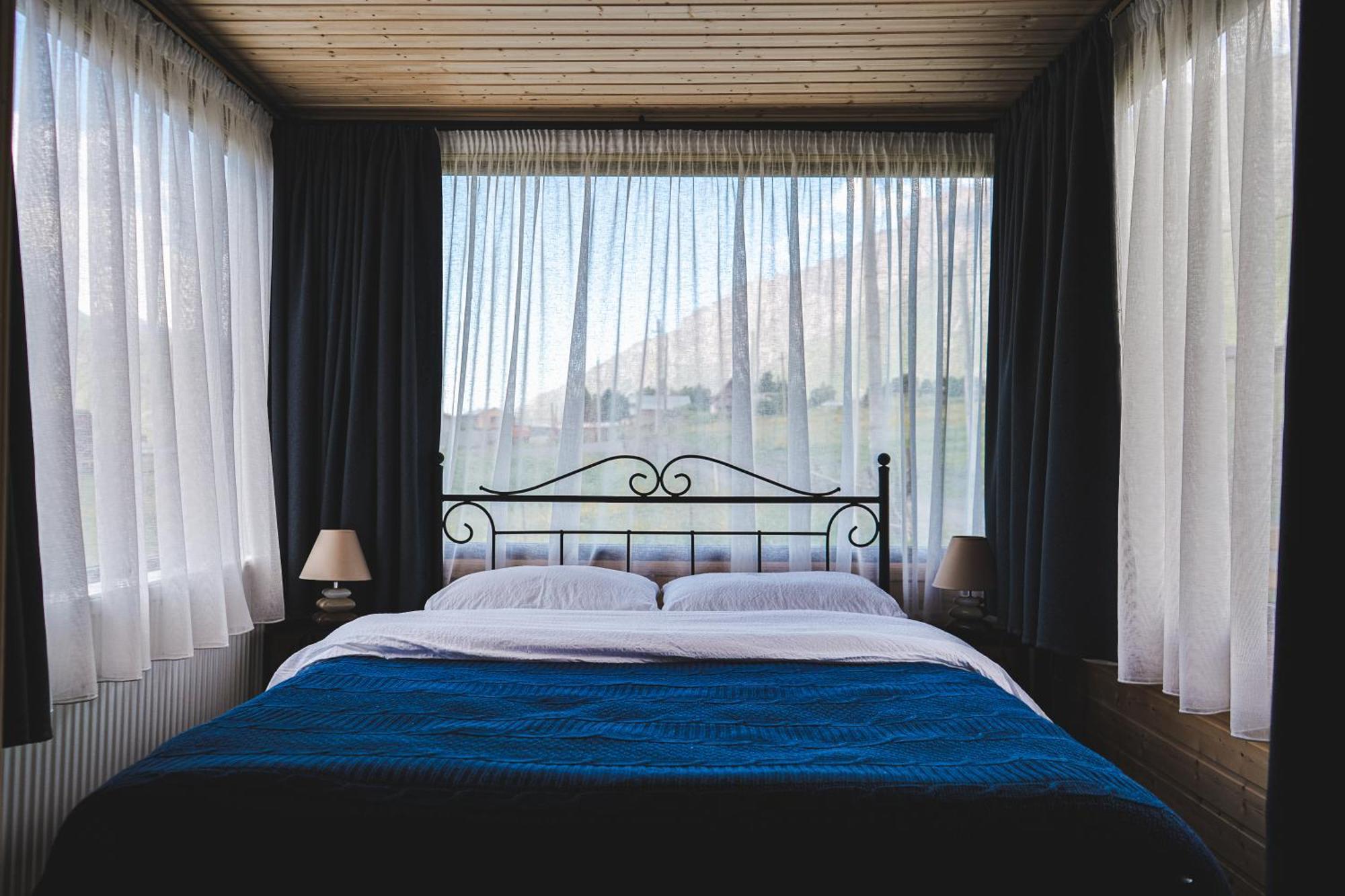 Traveler'S Cottages In Kazbegi Exterior photo