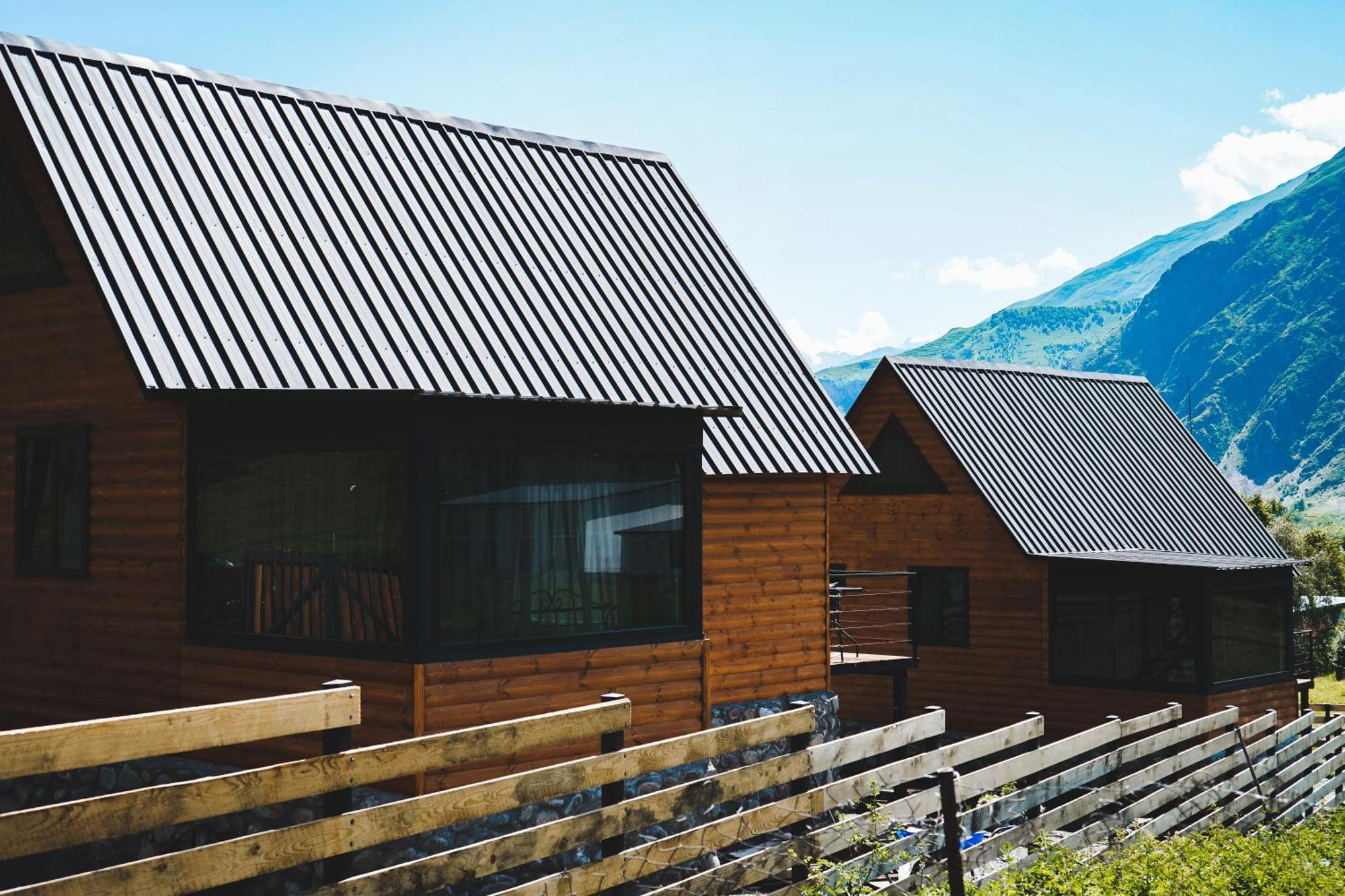 Traveler'S Cottages In Kazbegi Exterior photo
