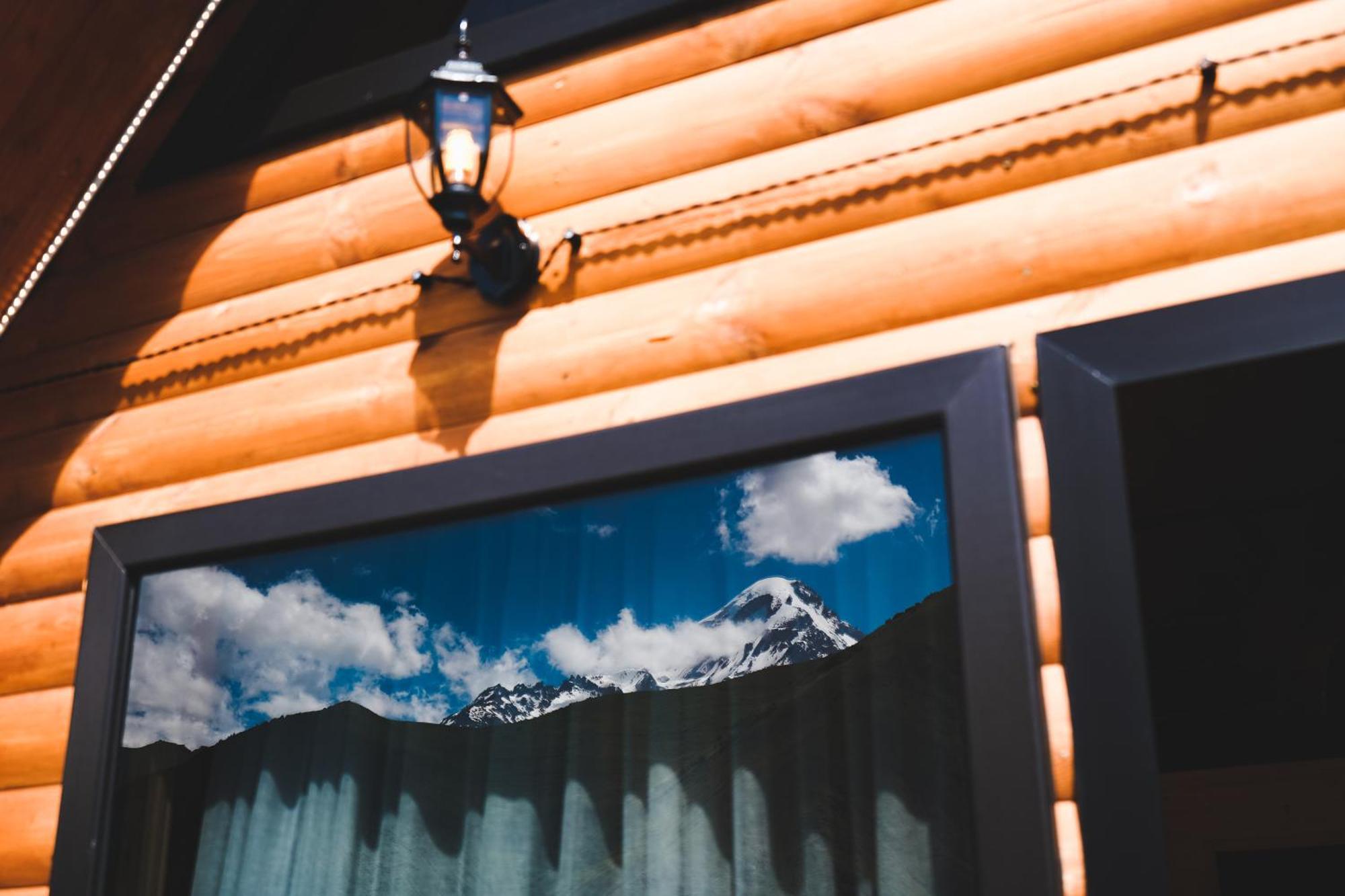 Traveler'S Cottages In Kazbegi Exterior photo